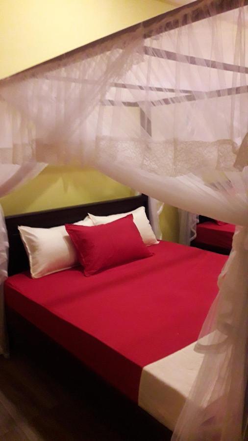 Sawanga Home Stay Уелигама Екстериор снимка